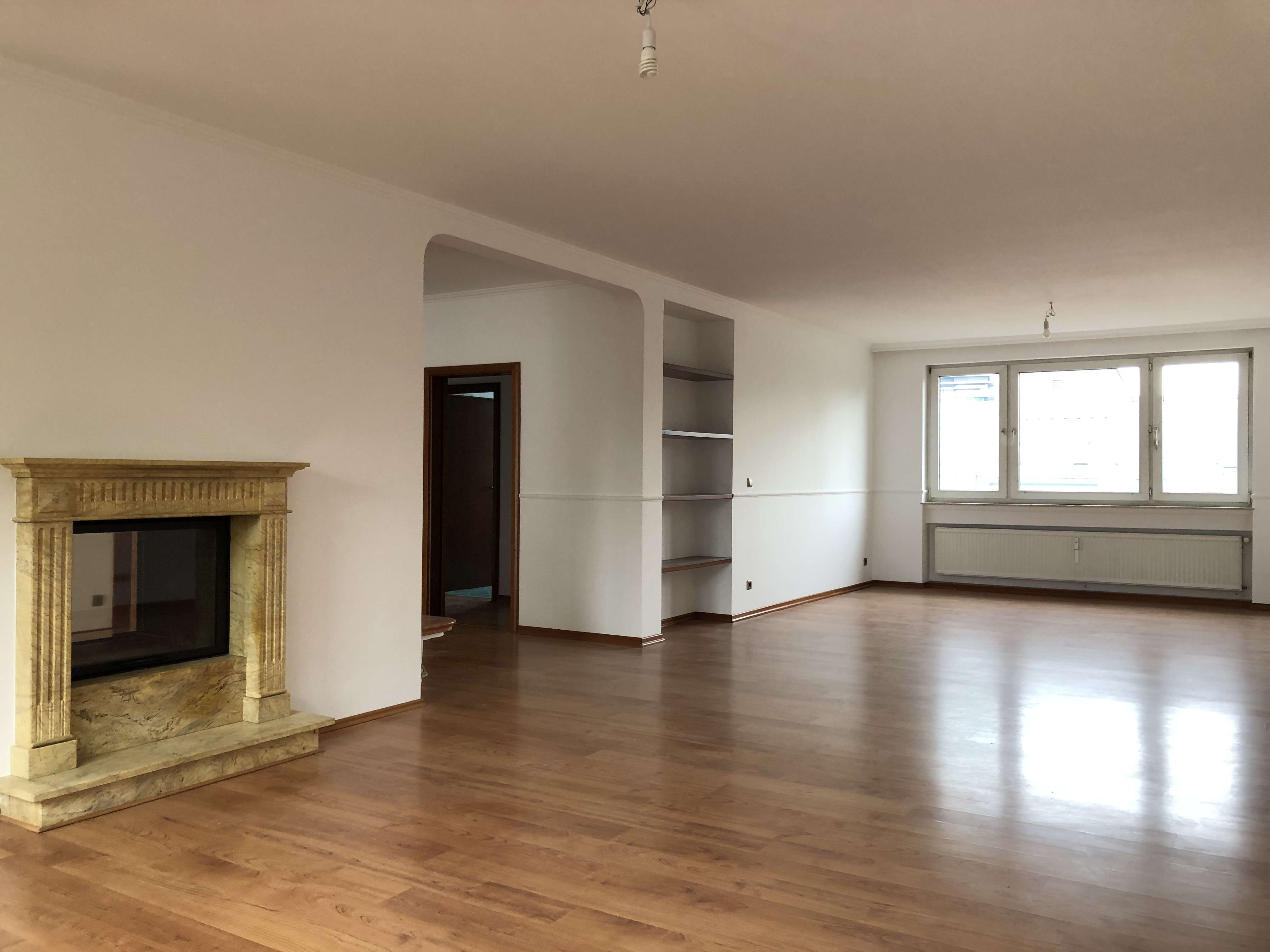 Thumbnail-Wohnung zum Kaufen in Frankfurt am Main 1.990.000,00 € 237 m²