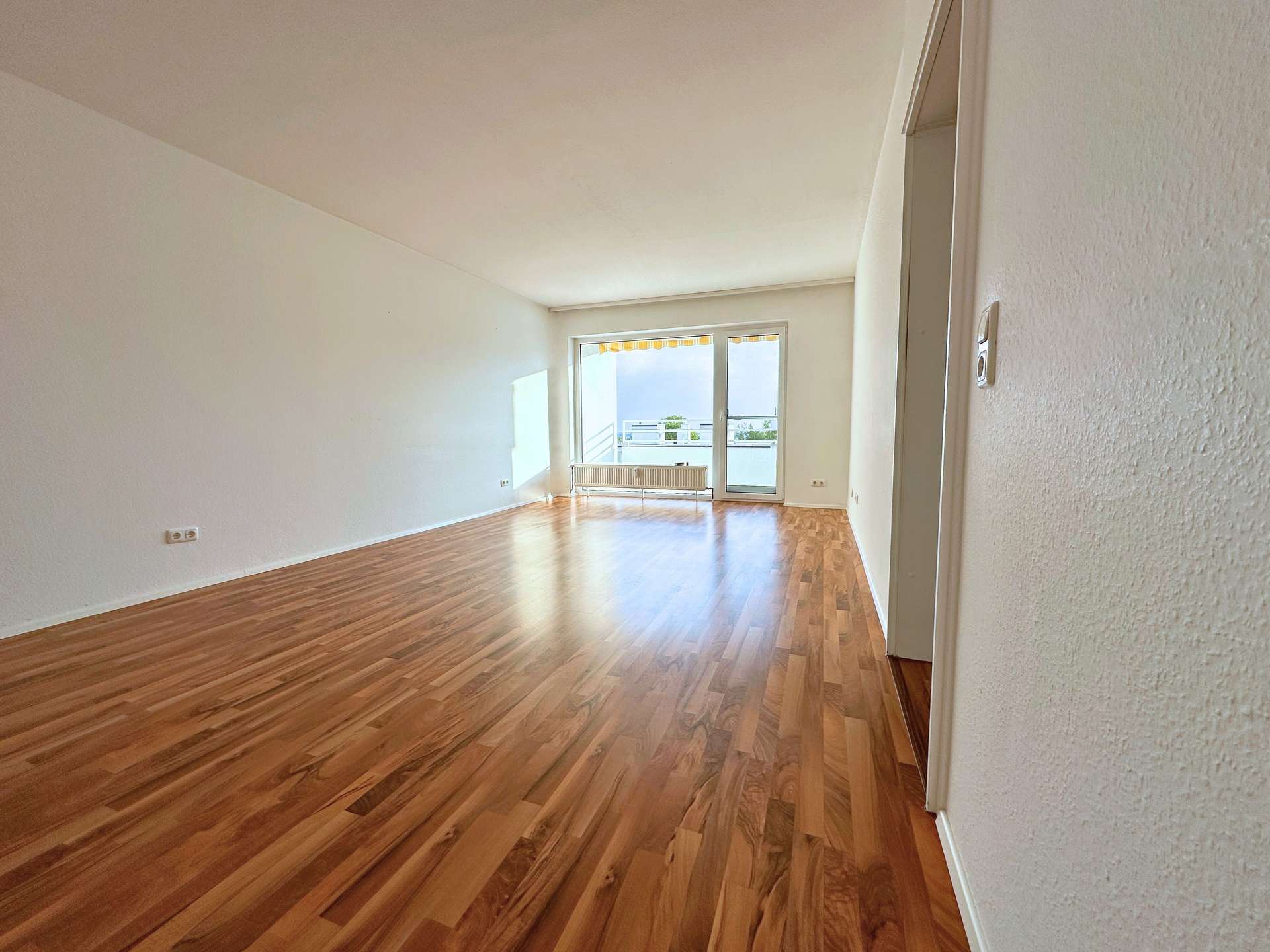 Thumbnail-Wohnung zum Kaufen in Wiesbaden 295.000,00 € 82 m²