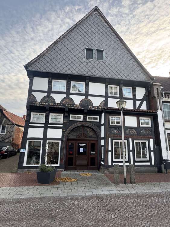 Thumbnail-Haus zum Kaufen in Hessisch Oldendorf 190.000,00 € 306 m²