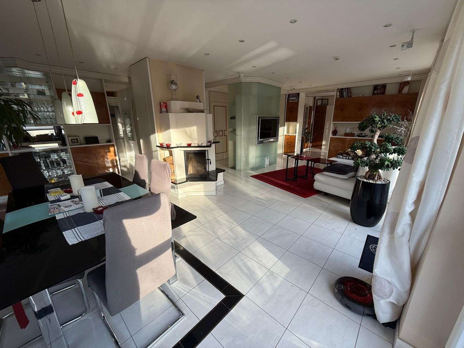 Thumbnail-Wohnung zum Mieten in Augsburg 2.500,00 € 149.77 m²