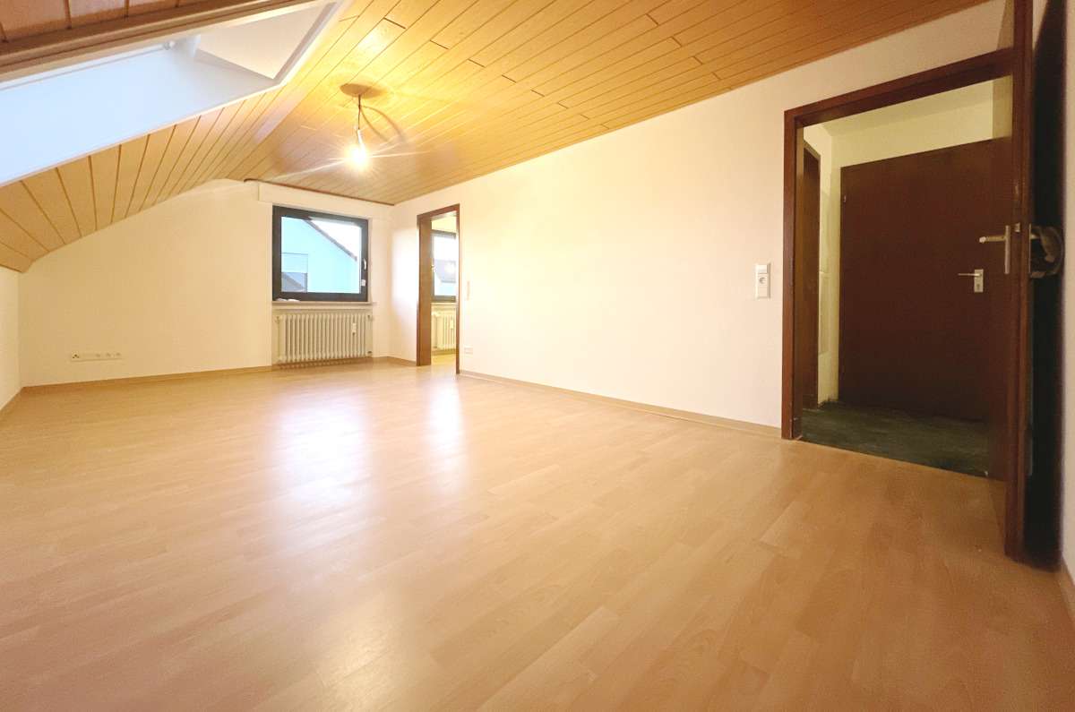 Thumbnail-Wohnung zum Mieten in Weissach 900,00 € 90 m²