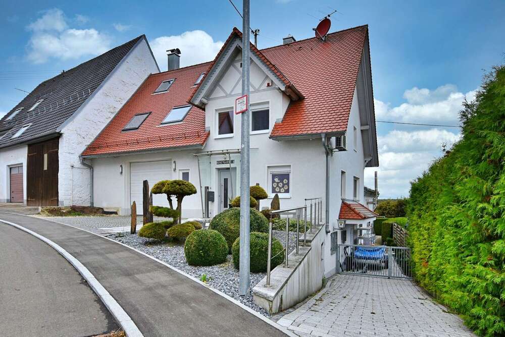 Thumbnail-Haus zum Kaufen in Laichingen Machtolsheim 724.900,00 € 209 m²