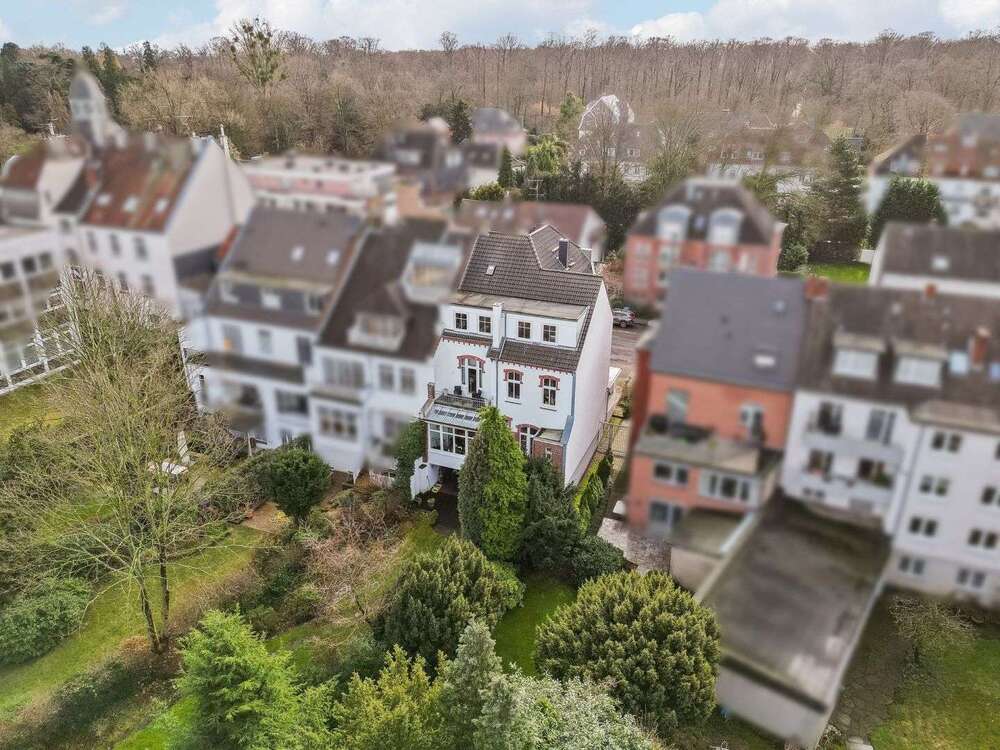 Thumbnail-Haus zum Kaufen in Düsseldorf 1.990.000,00 € 295.92 m²