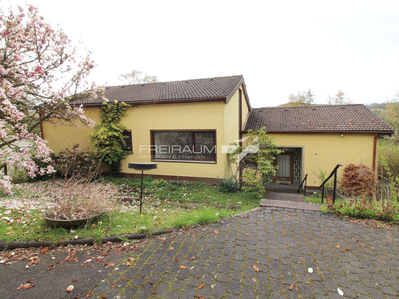 Thumbnail-Haus zum Kaufen in Betzdorf 285.000,00 € 195 m²