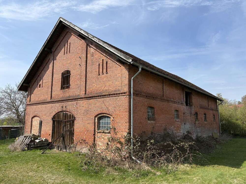 Thumbnail-Haus zum Kaufen in Kuckssee OT Puchow 99.000,00 € 300 m²