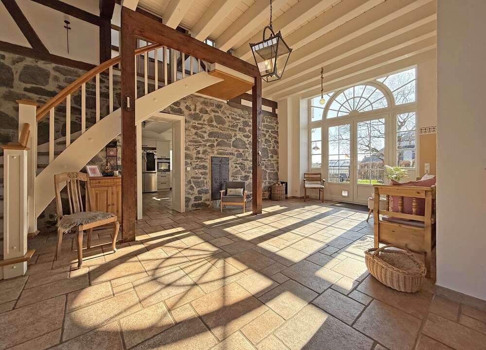 Thumbnail-Haus zum Kaufen in Hungen 685.000,00 € 342 m²