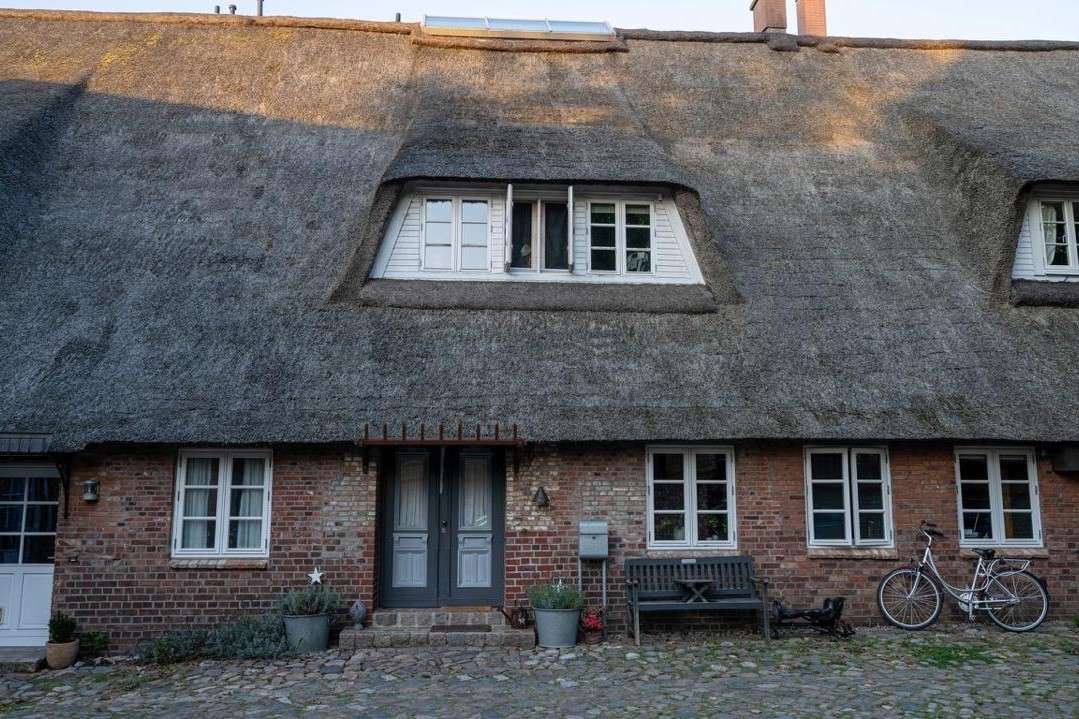 Thumbnail-Haus zum Mieten in Horst 2.400,00 € 193 m²