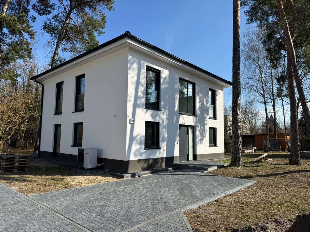 Thumbnail-Haus zum Kaufen in Brandenburg - Blankenfelde-Mahlow 890.000,00 € 153 m²