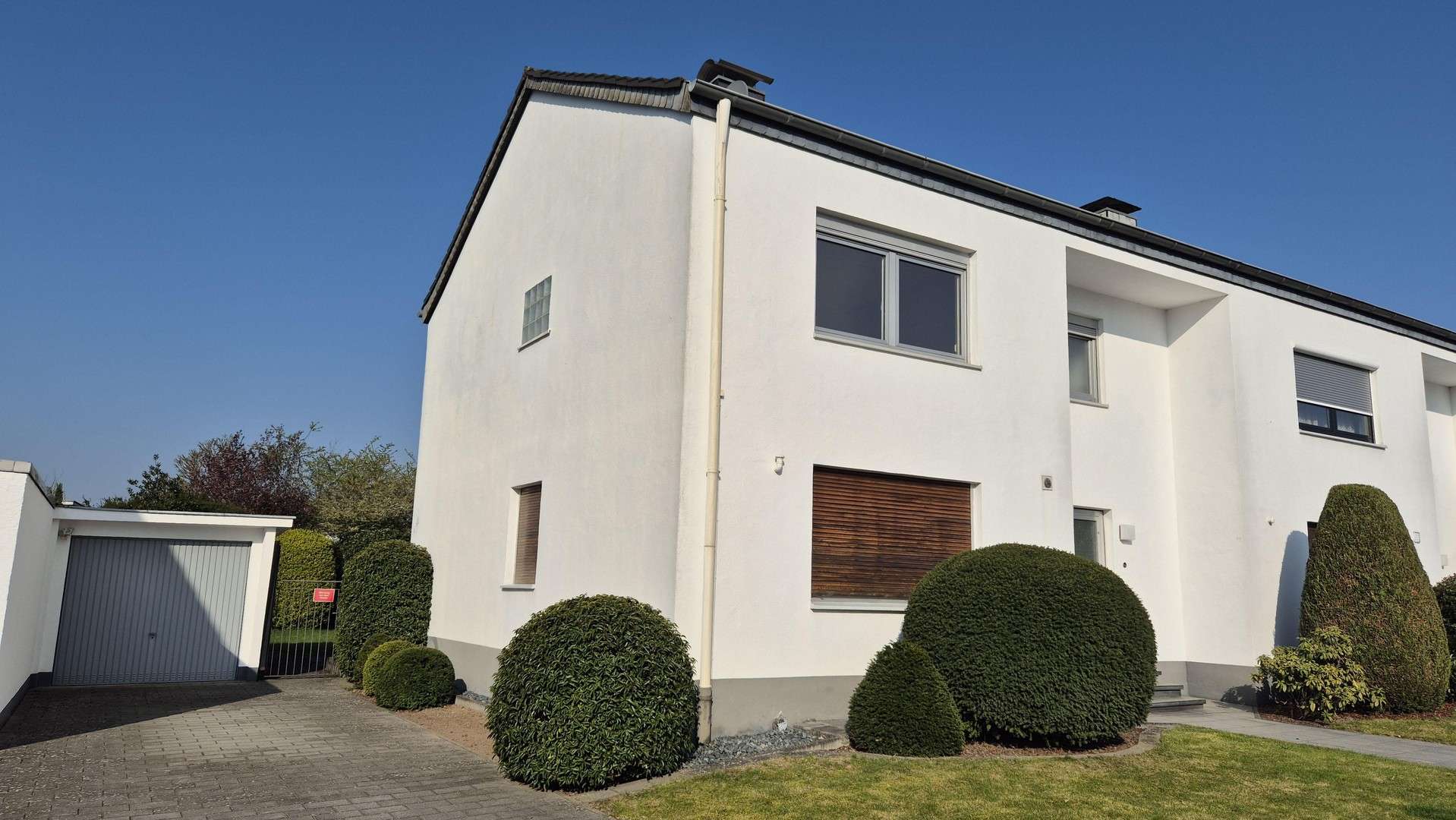 Thumbnail-Haus zum Mieten in Kaarst 2.100,00 € 162 m²