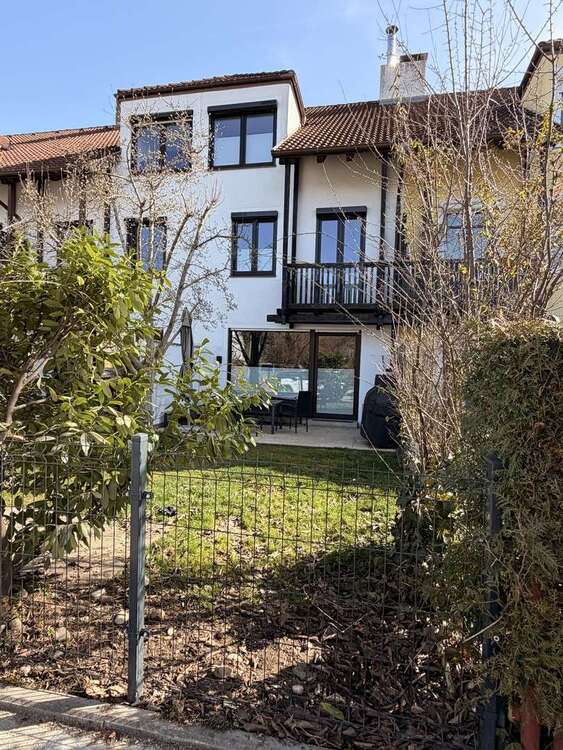 Thumbnail-Haus zum Mieten in München 3.690,00 € 129.6 m²