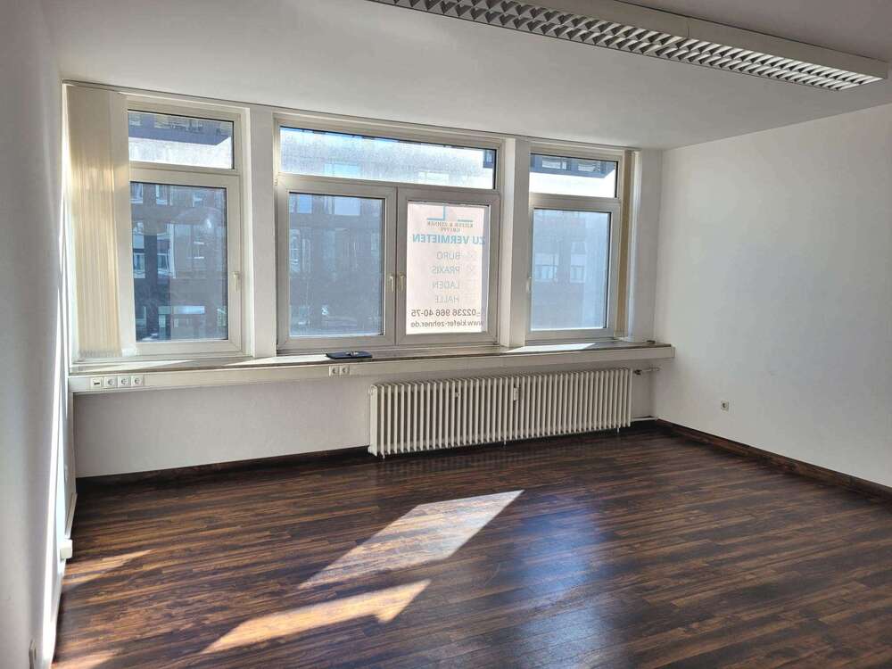 Thumbnail-Wohnung zum Mieten in Duisburg 700,00 € 100 m²