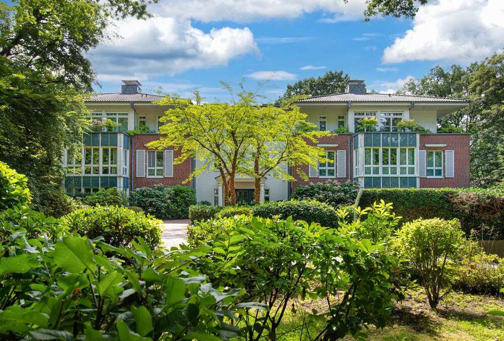 Thumbnail-Wohnung zum Kaufen in Hamburg 1.830.000,00 € 240 m²