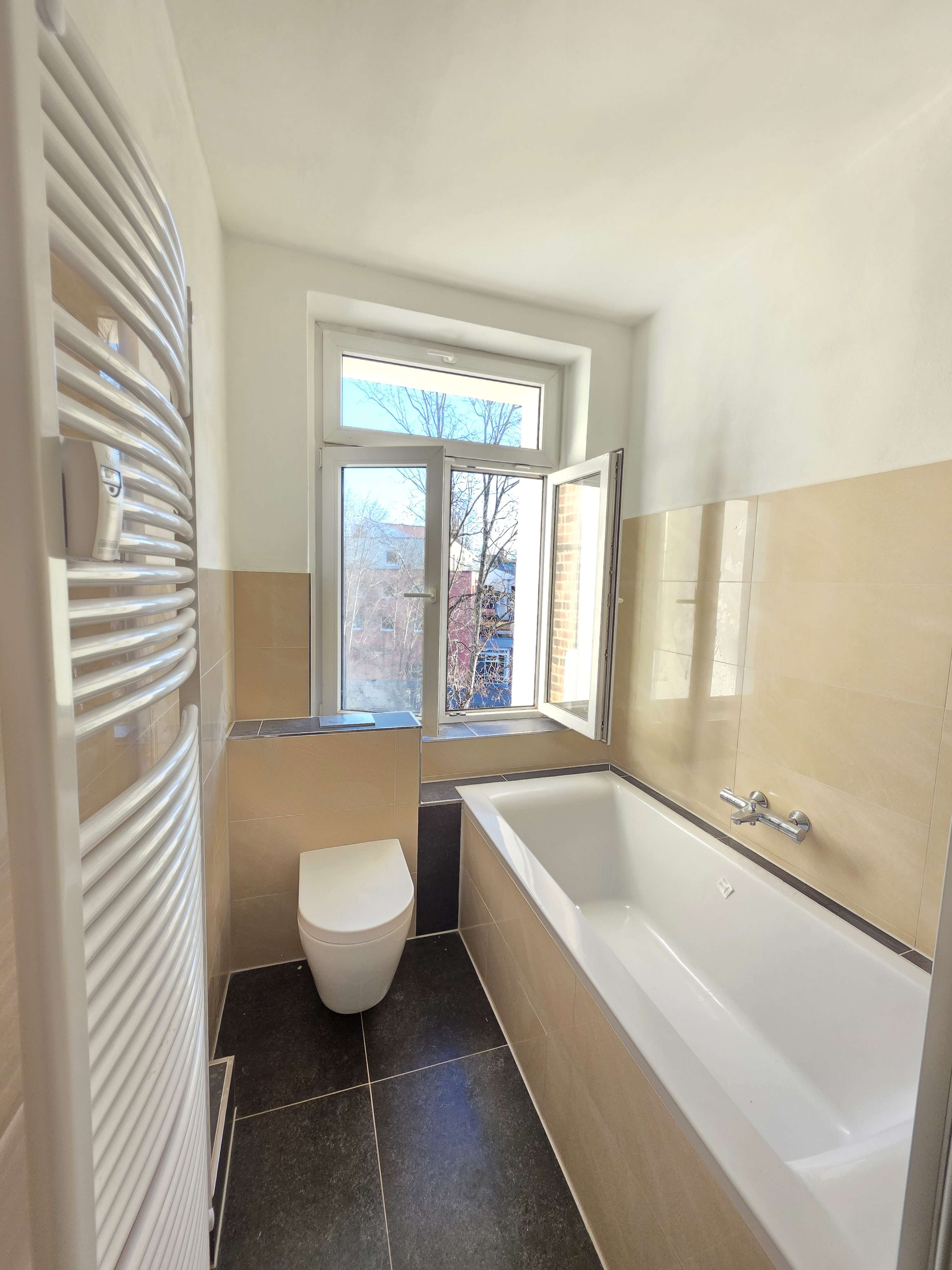 Thumbnail-Wohnung zum Mieten in Limbach-Oberfrohna 850,00 € 130 m²