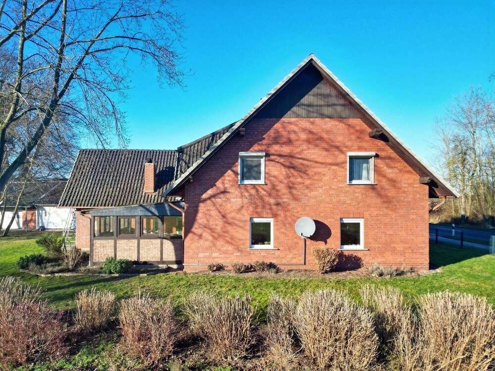 Thumbnail-Haus zum Kaufen in Petershagen 300.000,00 € 213.66 m²