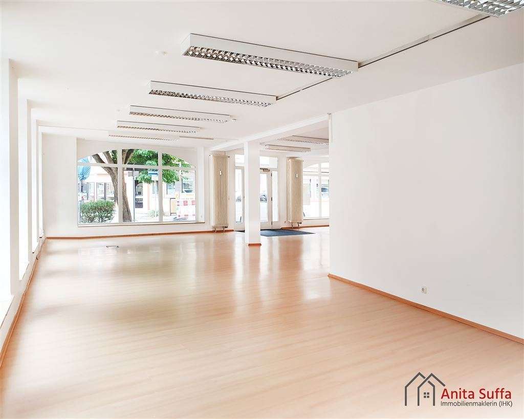 Thumbnail-Einzelhandel in Bad Windsheim 1.050,00 € 137.75 m²