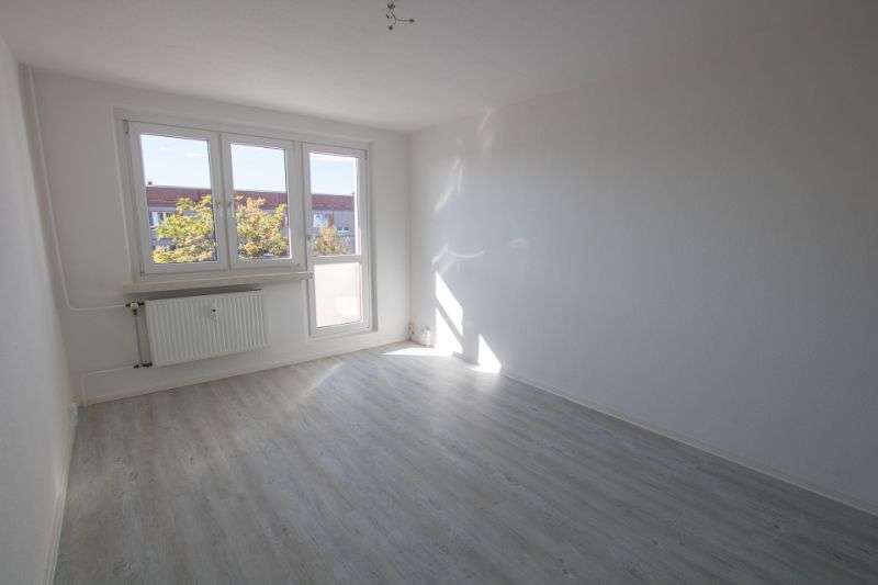 Thumbnail-Wohnung zum Mieten in Halle (Saale) 364,00 € 75.73 m²