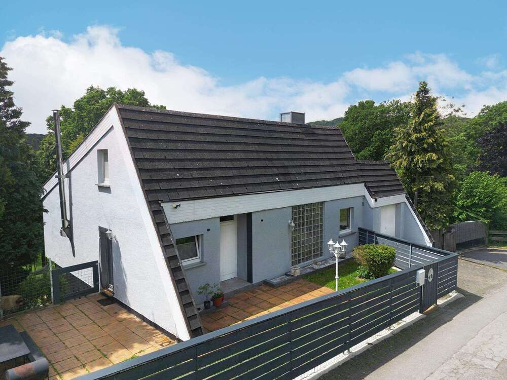 Thumbnail-Haus zum Kaufen in Extertal 140.000,00 € 160.02 m²