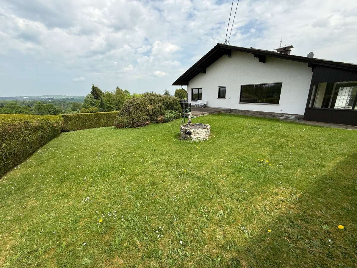 Thumbnail-Haus zum Kaufen in Vettelschoß-Kalenborn 419.000,00 € 220 m²