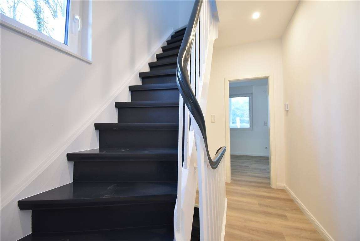 Thumbnail-Haus zum Mieten in Velbert 1.190,00 € 101.46 m²