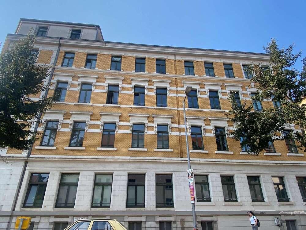 Thumbnail-Wohnung zum Kaufen in Leipzig 105.000,00 € 42.81 m²