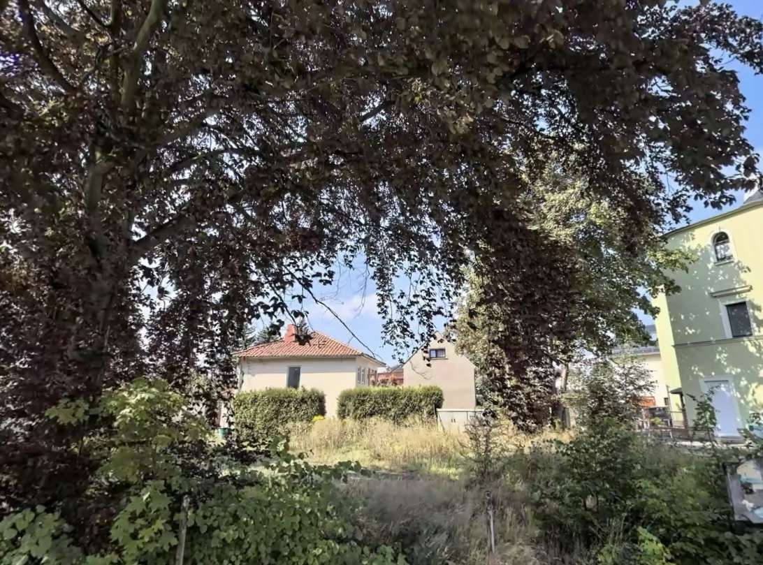 Thumbnail-Grundstück zu verkaufen in Limbach-Oberfrohna 69.900,00 € 696 m²