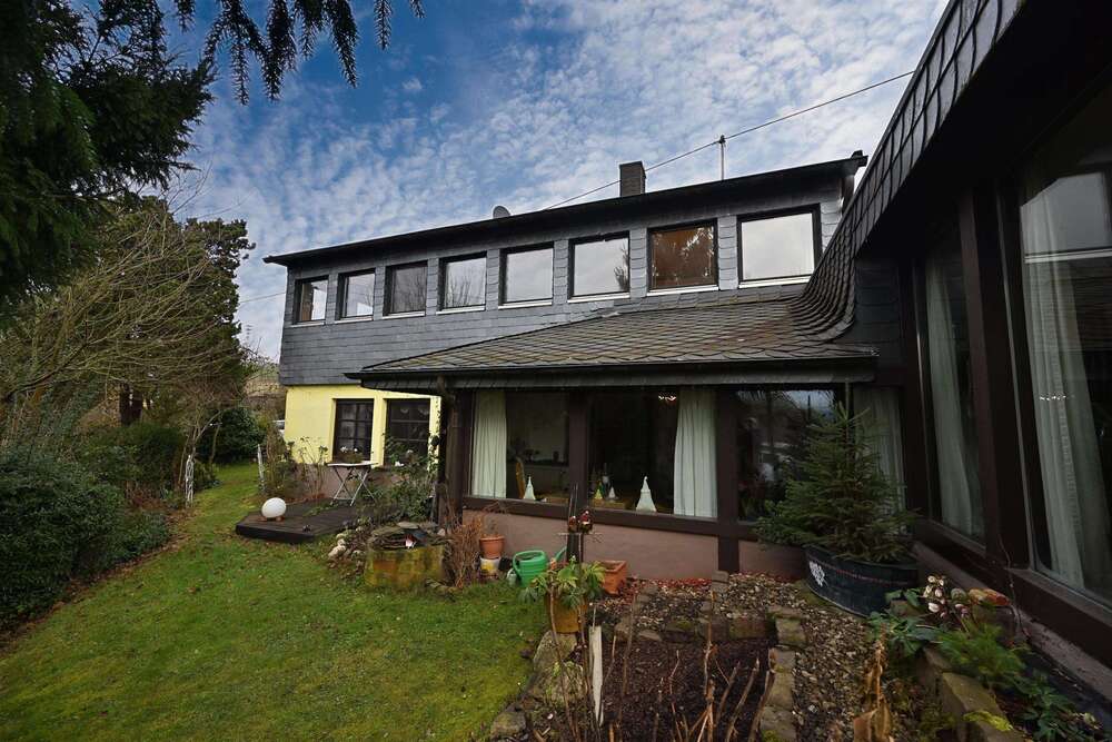 Thumbnail-Haus zum Kaufen in Neustadt 259.000,00 € 200 m²