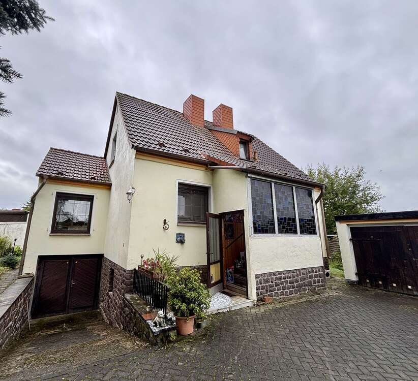 Thumbnail-Haus zum Kaufen in Halle 270.000,00 € 120 m²