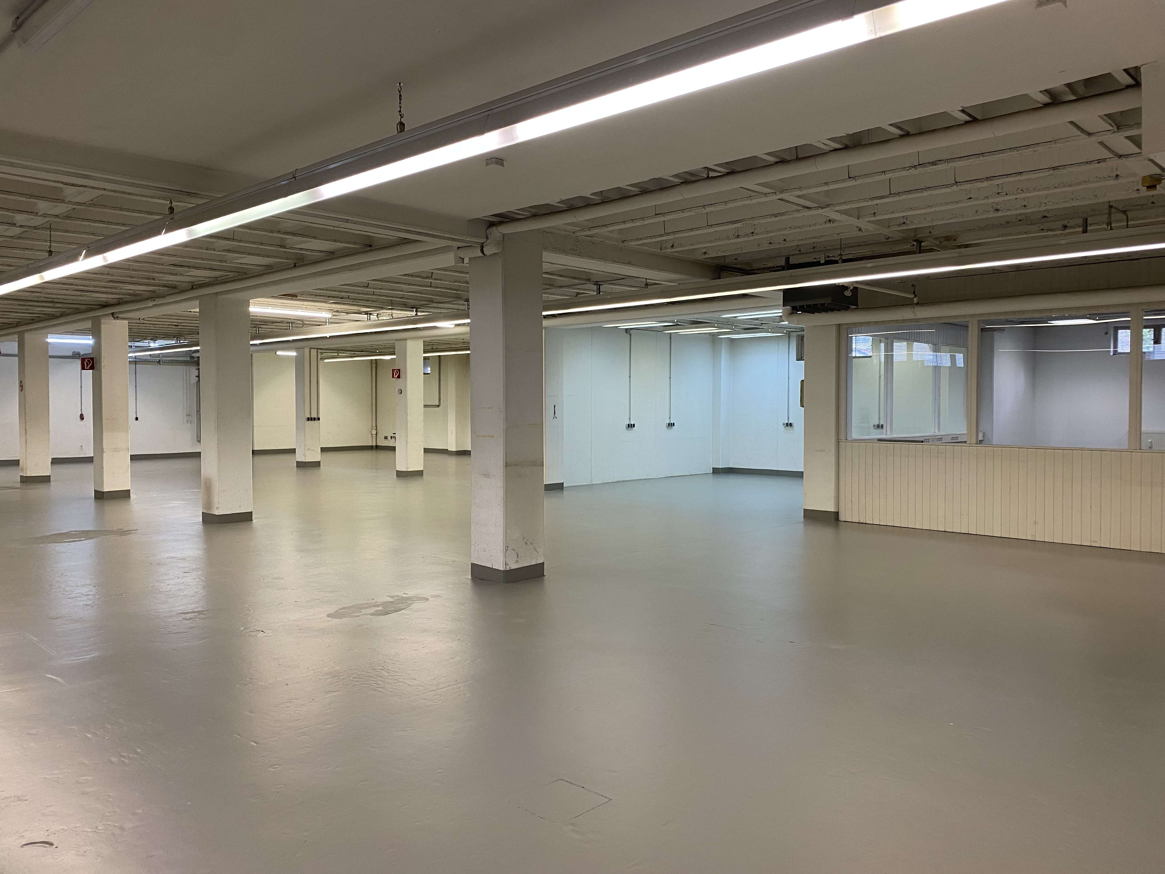 Thumbnail-Halle in Frankfurt am Main 2.850,00 € 500 m²