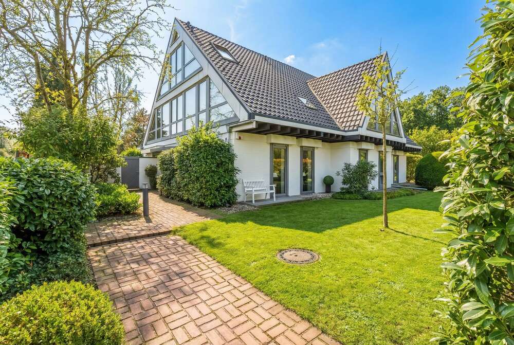 Thumbnail-Wohnung zum Kaufen in Meerbusch - Büderich 1.590.000,00 € 270 m²