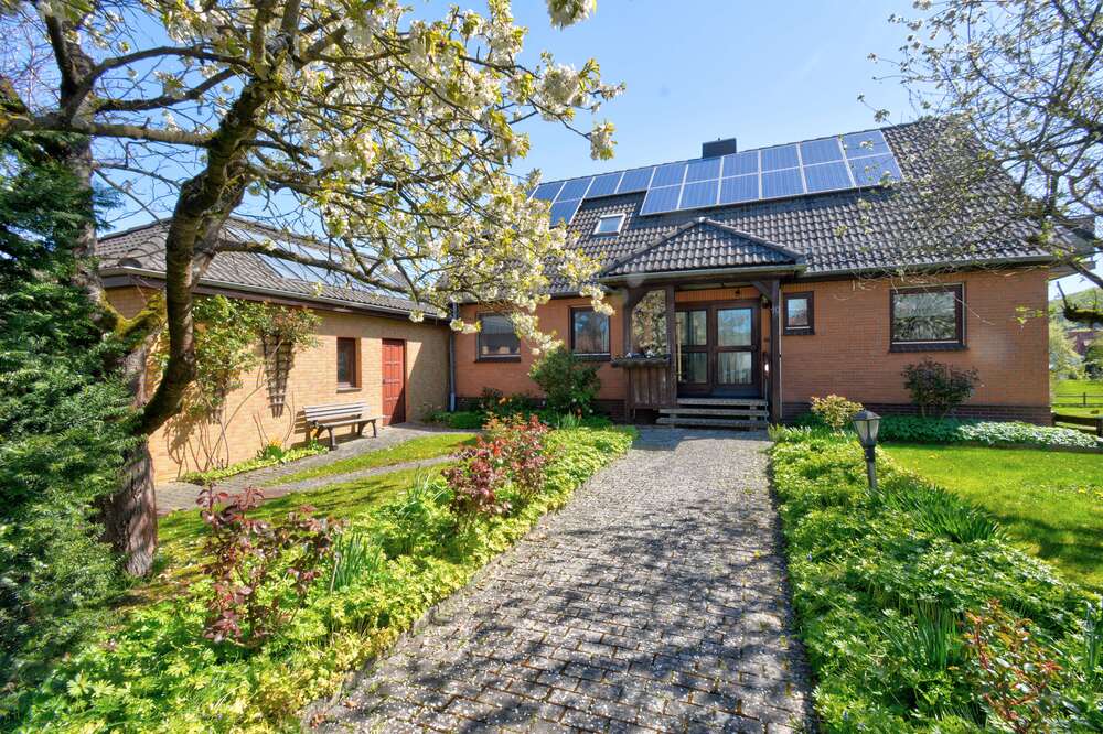 Thumbnail-Haus zum Kaufen in Bovenden 260.000,00 € 180 m²