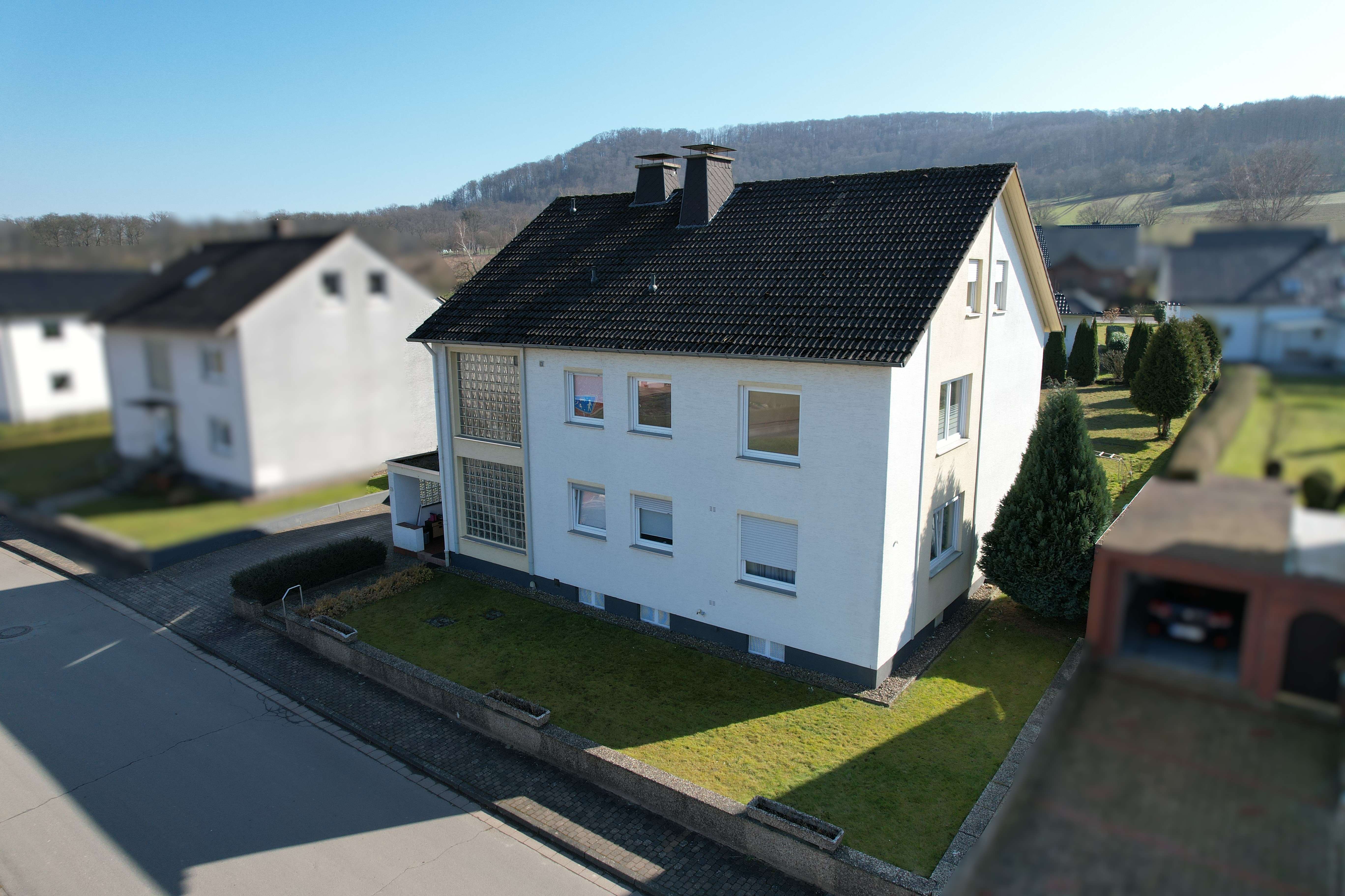 Thumbnail-Haus zum Kaufen in Beverungen 225.000,00 € 210 m²