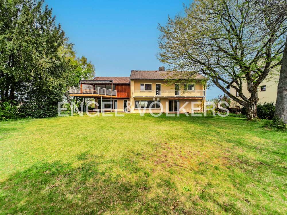 Thumbnail-Haus zum Kaufen in Sankt Georgen im Schwarzwald 565.000,00 € 255 m²