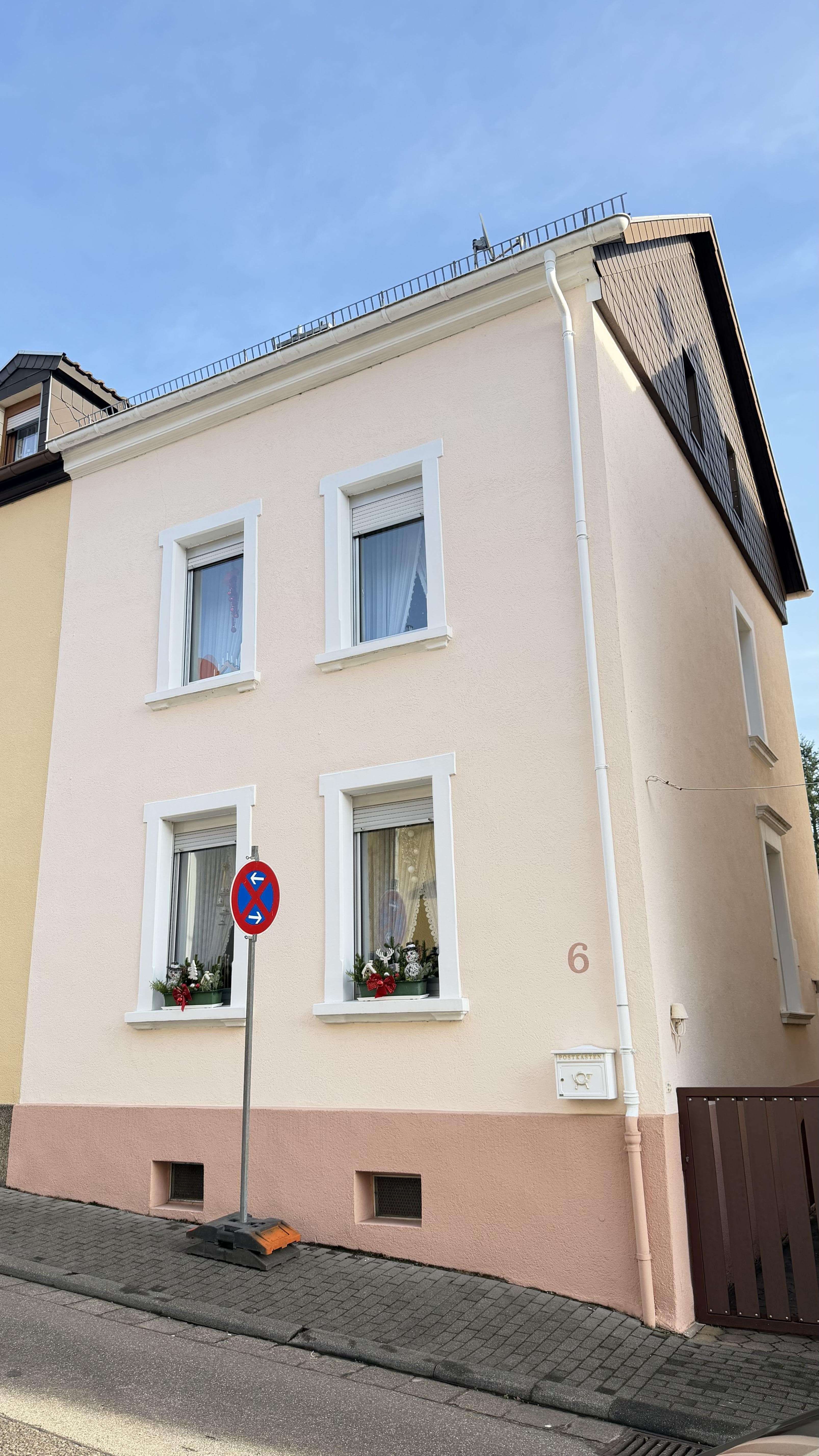 Thumbnail-Haus zum Kaufen in Saarbrücken 230.000,00 € 135 m²