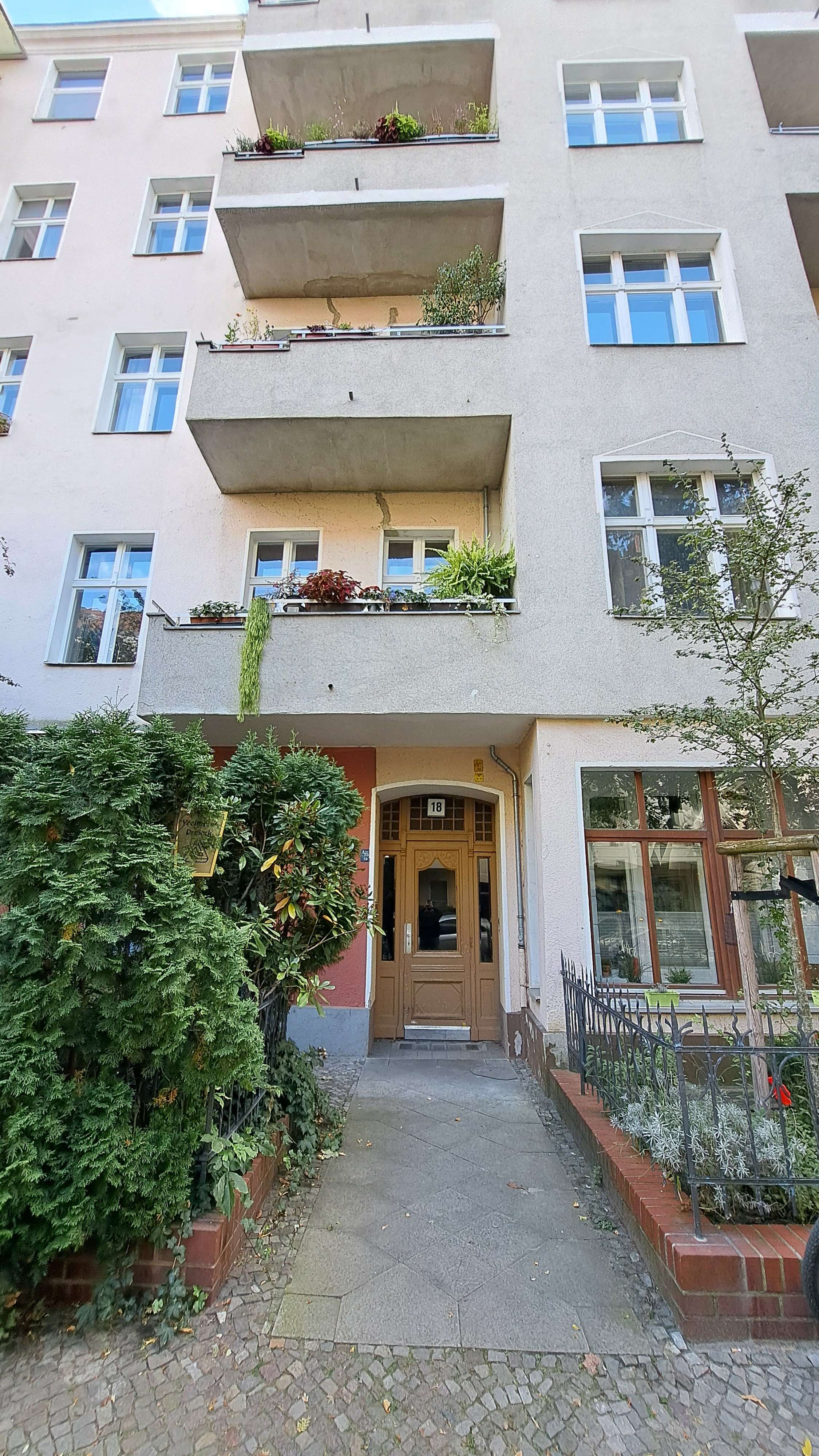 Thumbnail-Wohnung zum Mieten in Berlin 2.400,00 € 126.84 m²