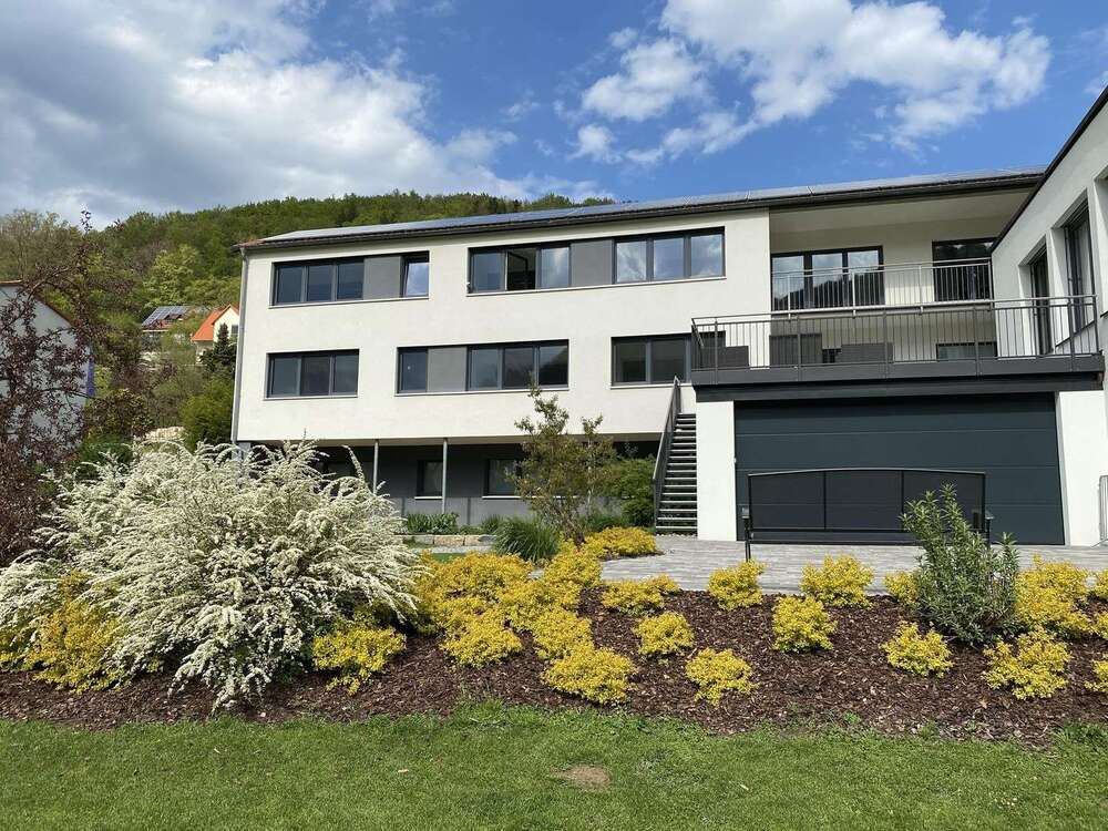 Thumbnail-Büro in Egloffstein 3.200,00 € 304 m²