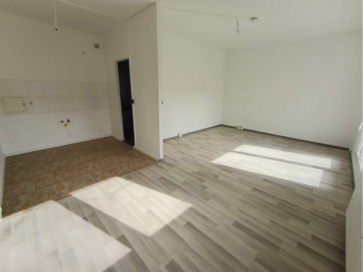 Thumbnail-Wohnung zum Mieten in Halle 342,00 € 56.02 m²