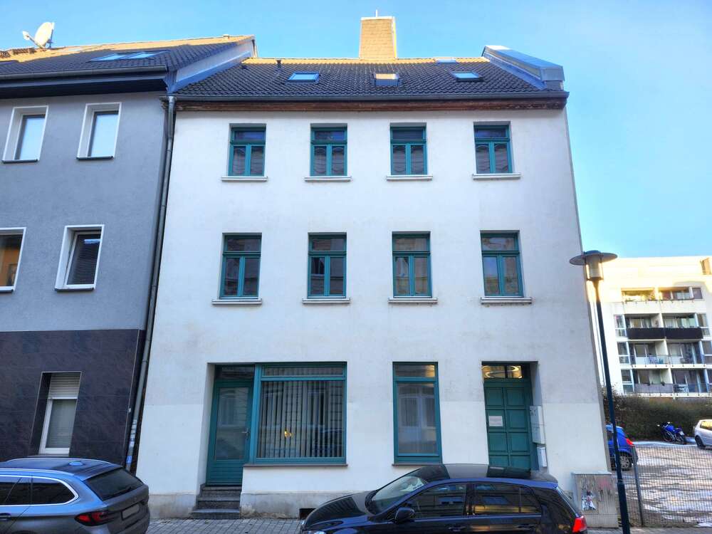 Thumbnail-Wohnung zum Kaufen in Magdeburg 120.000,00 € 63 m²