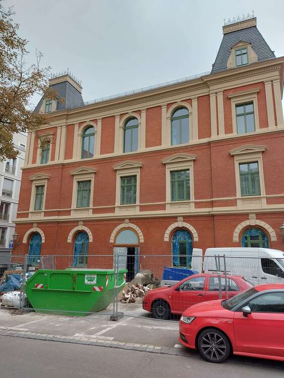Thumbnail-Wohnung zum Mieten in Halle 2.422,00 € 186.31 m²