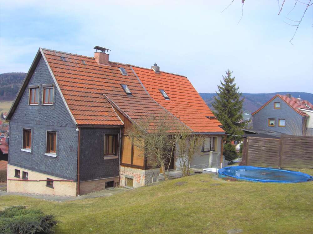 Thumbnail-Haus zum Kaufen in Steinbach-Hallenberg 92.000,00 € 94 m²