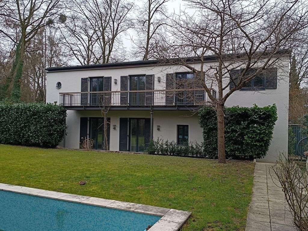 Thumbnail-Haus zum Mieten in München 4.380,00 € 163 m²