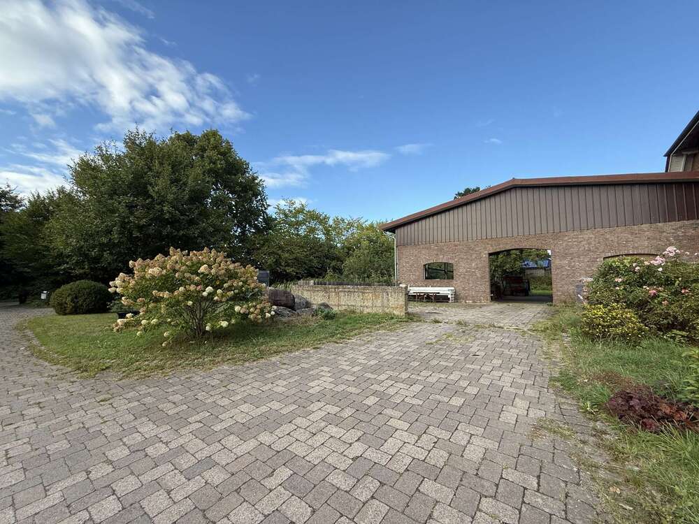 Thumbnail-Grundstück zu verkaufen in Latendorf Braak Siedlung 268.000,00 € 30000 m²