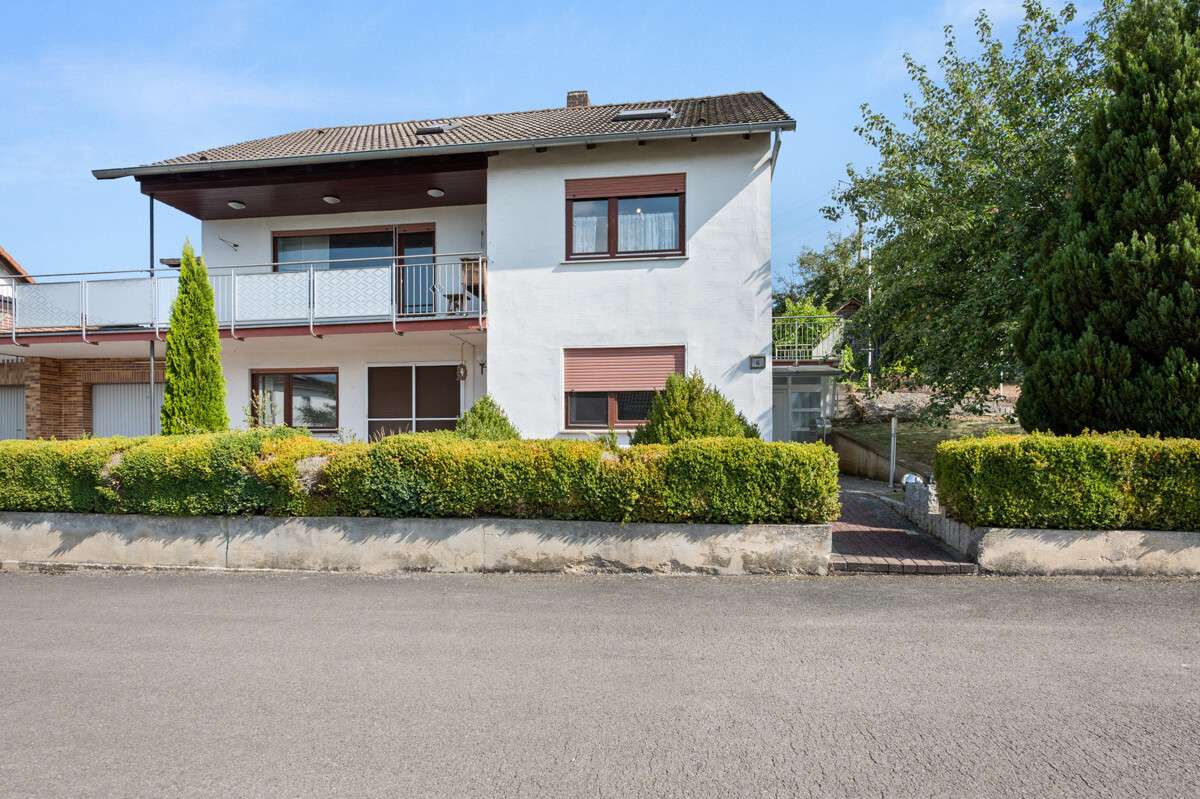 Thumbnail-Haus zum Kaufen in Wolfhagen Altenhasungen 269.000,00 € 198 m²