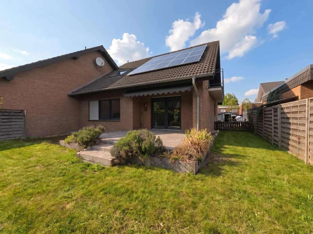 Thumbnail-Haus zum Kaufen in Schloß Holte-Stukenbrock 429.000,00 € 140 m²