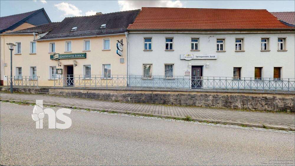 Thumbnail-Haus zum Kaufen in Hohenmölsen 115.000,00 € 150 m²