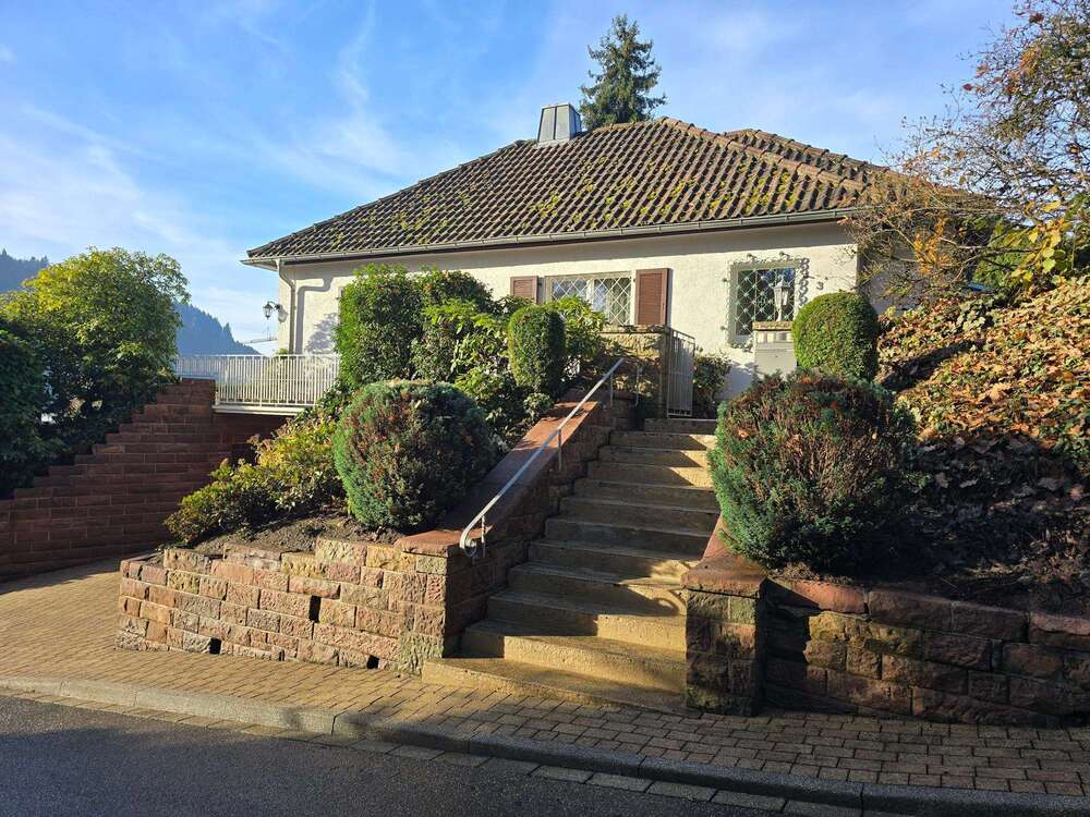 Thumbnail-Haus zum Kaufen in Freiburg im Breisgau 2.195.000,00 € 185 m²