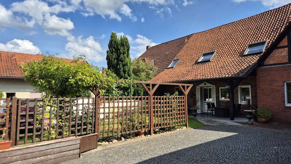 Thumbnail-Haus zum Kaufen in Uetze 339.000,00 € 147.8 m²