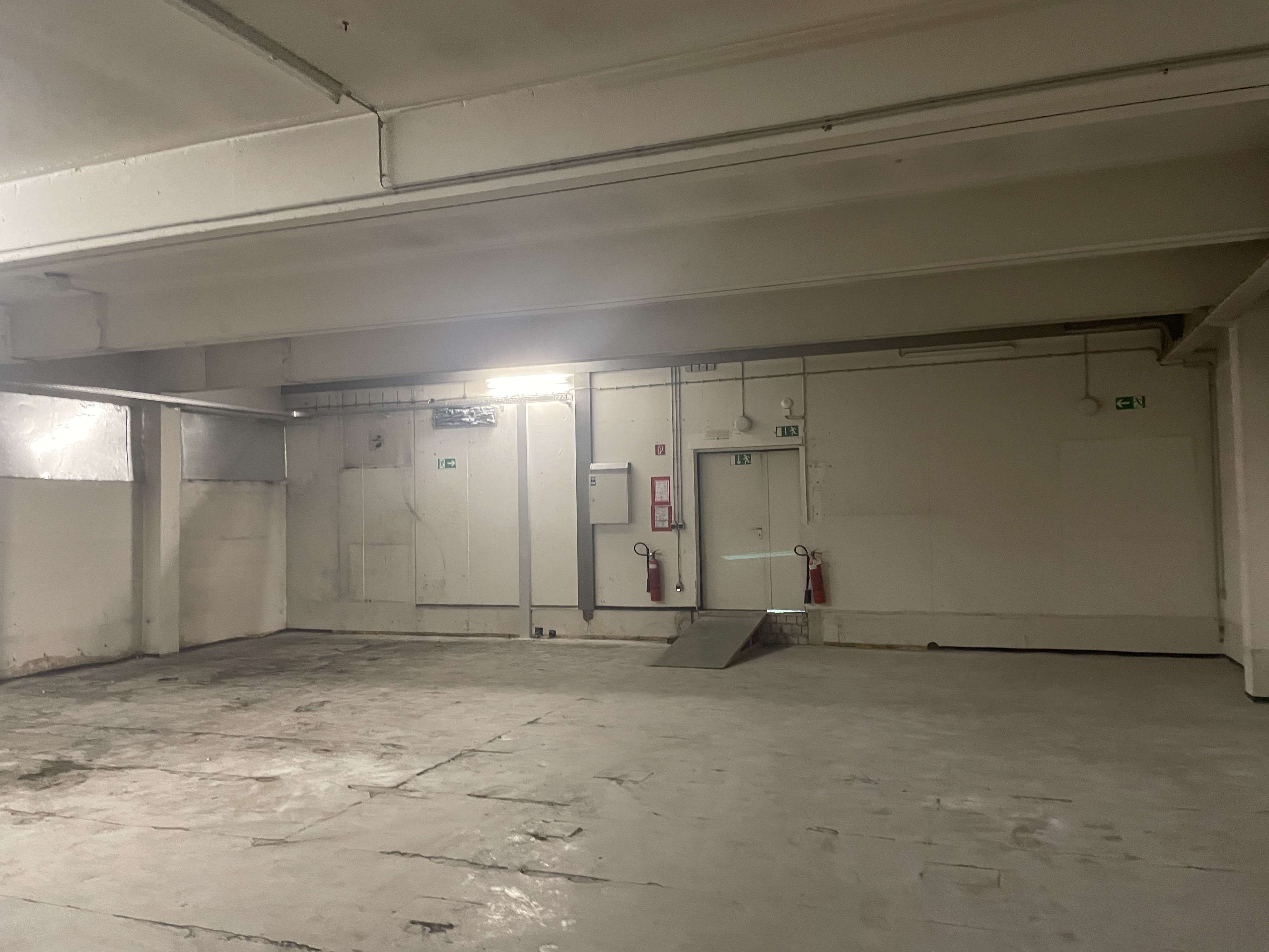 Thumbnail-Halle in Weinheim 450,00 € 253.3 m²