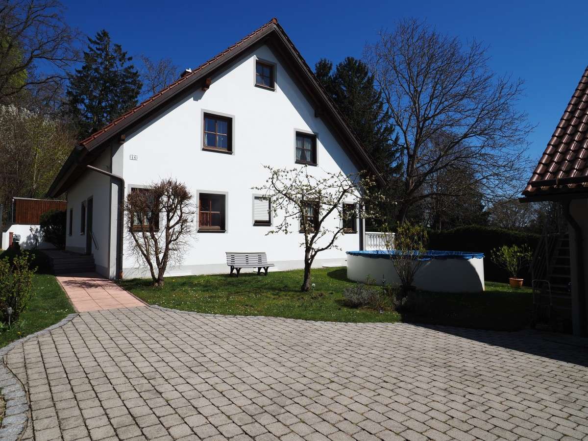 Thumbnail-Haus zum Kaufen in Fahrenzhausen 870.000,00 € 195 m²