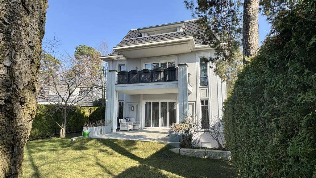Thumbnail-Haus zum Kaufen in Berlin 5.900.000,00 € 627.17 m²