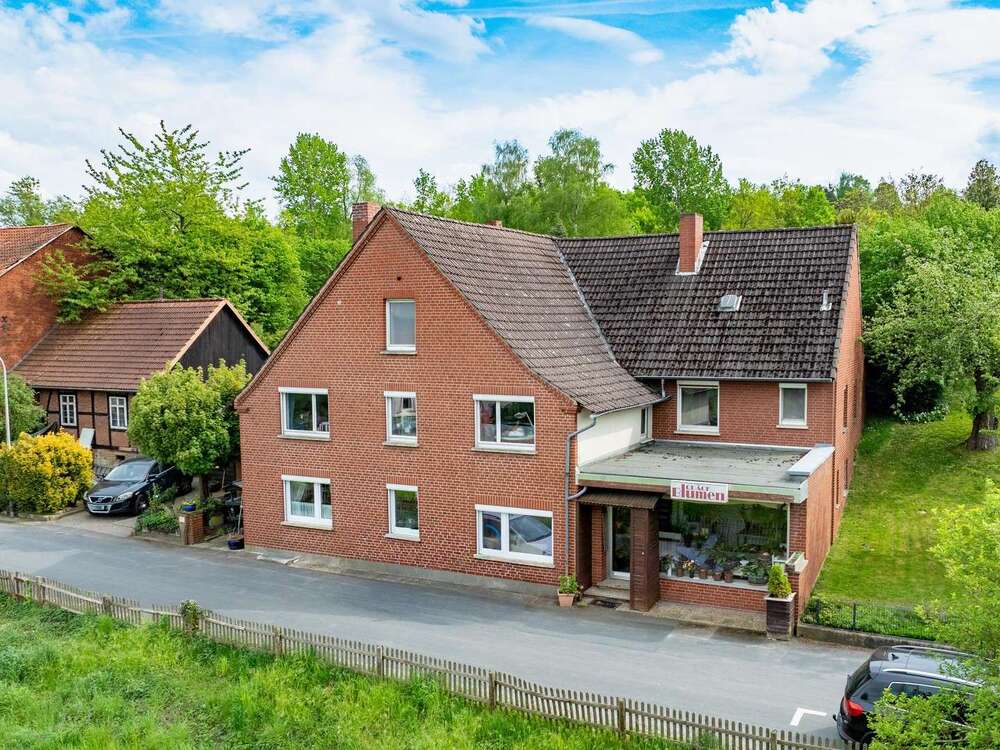 Thumbnail-Haus zum Kaufen in Rinteln 319.000,00 € 230.8 m²